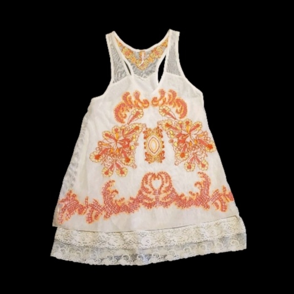 Free People| Embroidered Top | XS